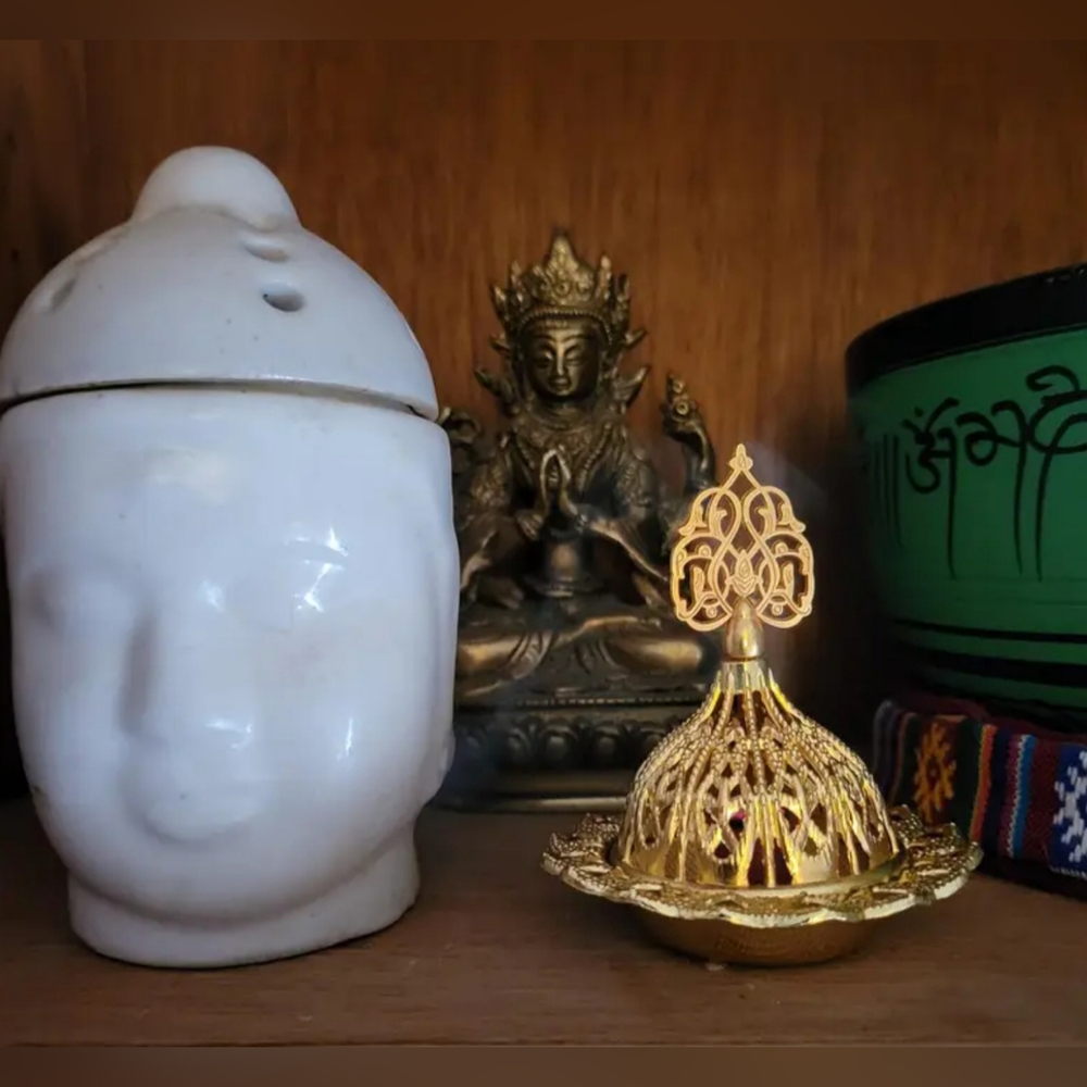 Elegant Gold Decorative Flame Incense Holder